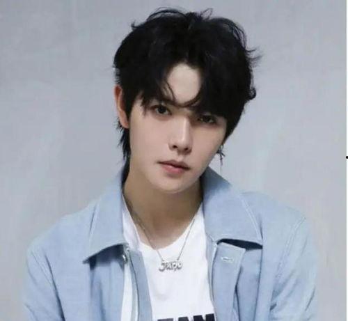 知名男演员爆料视频播放,揭秘视频播放背后的惊人内幕  第2张